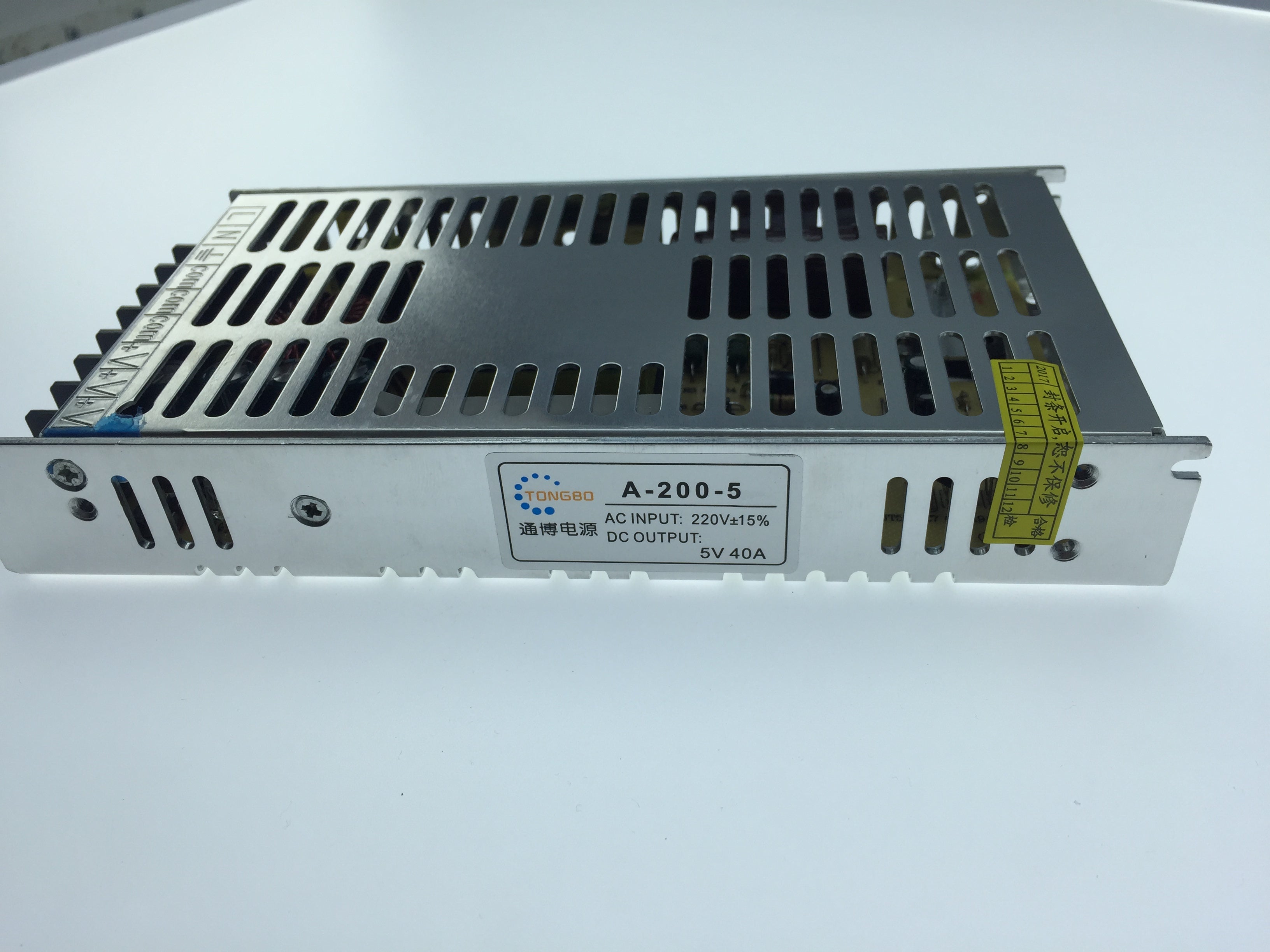 LED Trafo / Netzteil 5V 40A 200W – Elektronisches Netzgerät